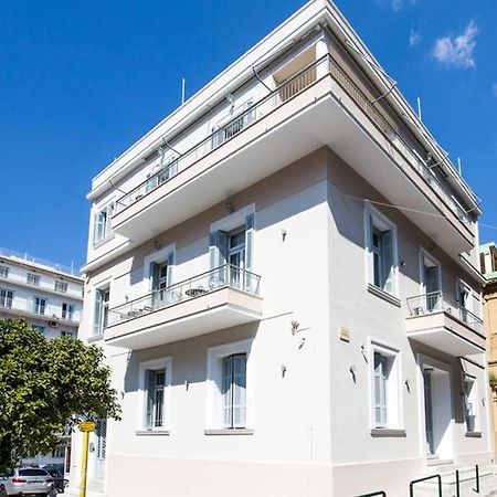 Neoclassical Apartment With 3 Bedrooms In بيرايوس المظهر الخارجي الصورة
