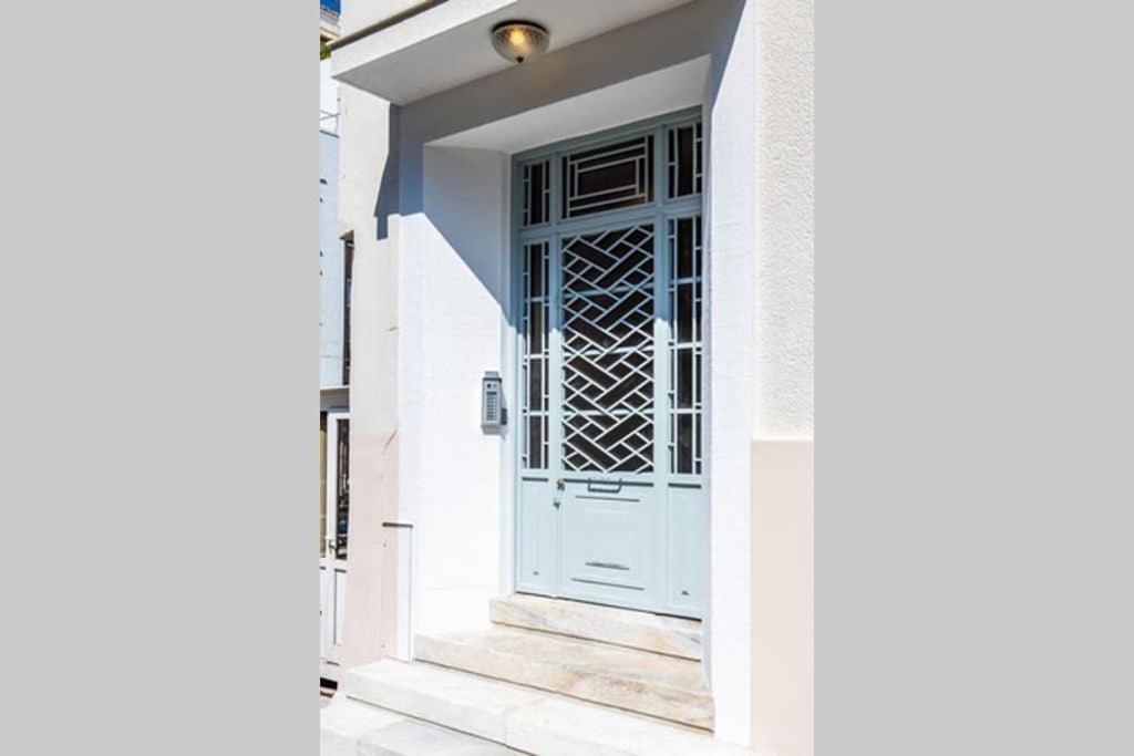 Neoclassical Apartment With 3 Bedrooms In بيرايوس المظهر الخارجي الصورة
