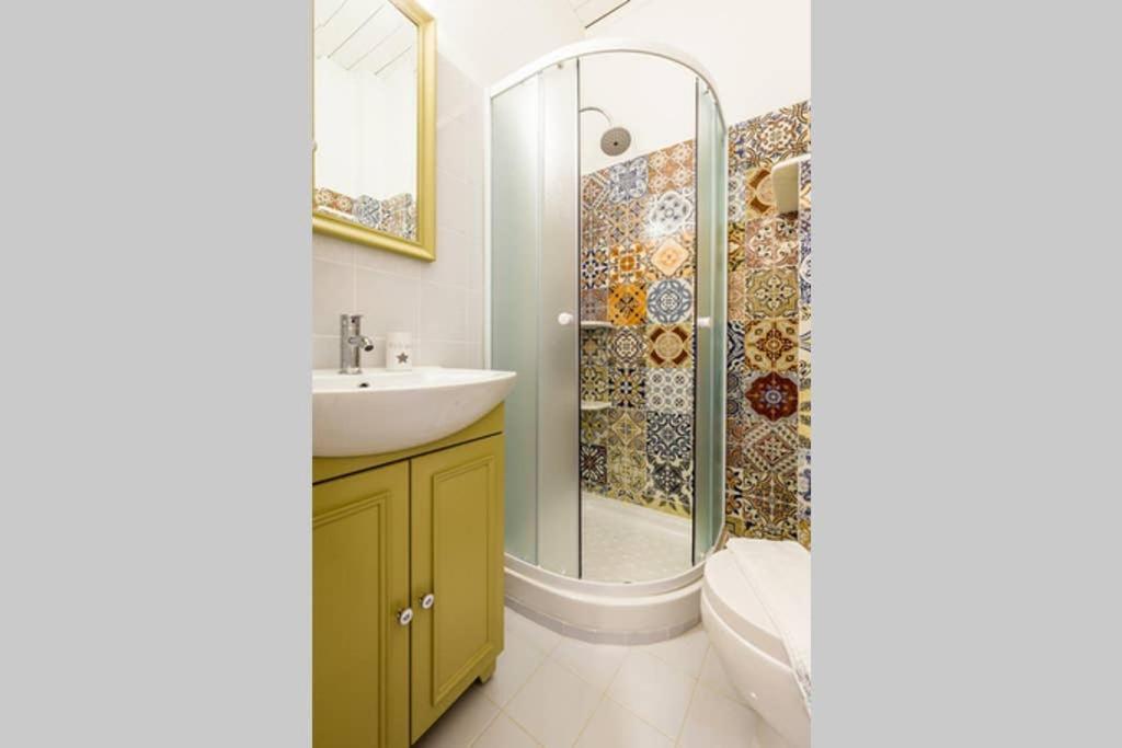 Neoclassical Apartment With 3 Bedrooms In بيرايوس المظهر الخارجي الصورة
