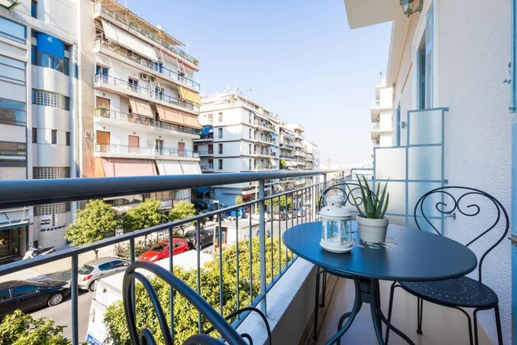 Neoclassical Apartment With 3 Bedrooms In بيرايوس المظهر الخارجي الصورة